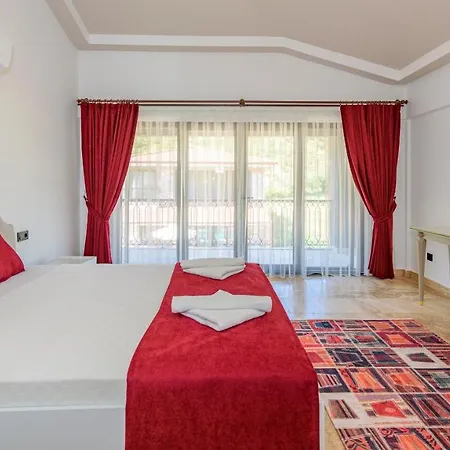 Huema - 6 Bedroom In Kayakoey Oeluedeniz Fethiye