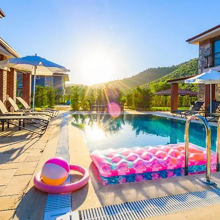 Villa Huema - 6 Bedroom In Kayakoey Oeluedeniz Fethiye