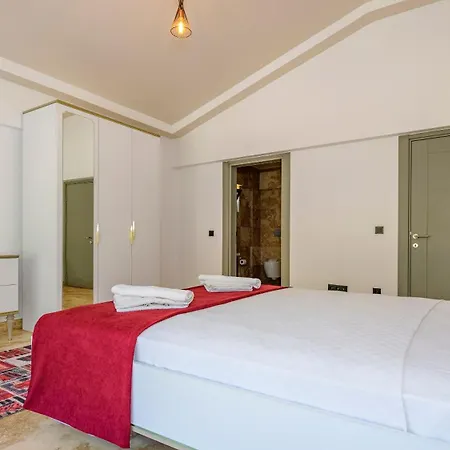 Huema - 6 Bedroom In Kayakoey Oeluedeniz Villa Fethiye