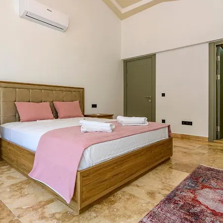 Huema - 6 Bedroom In Kayakoey Oeluedeniz